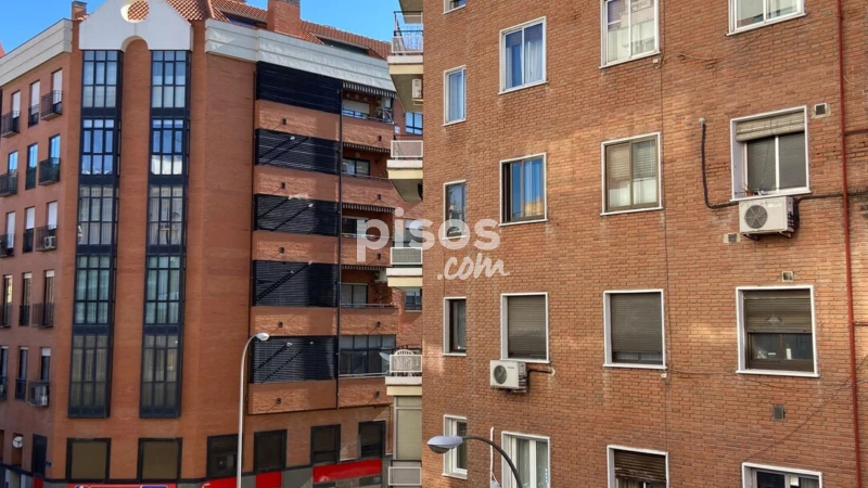 Piso en alquiler en Calle de Moreno Nieto