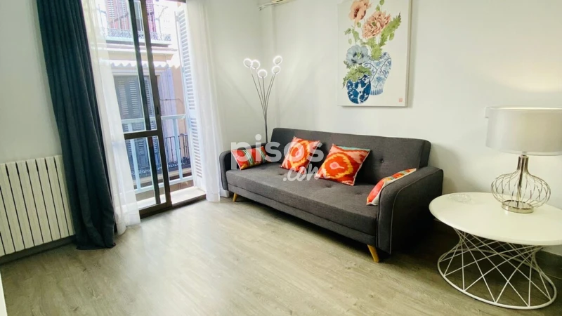 Piso en alquiler en Calle de la Luna, 8