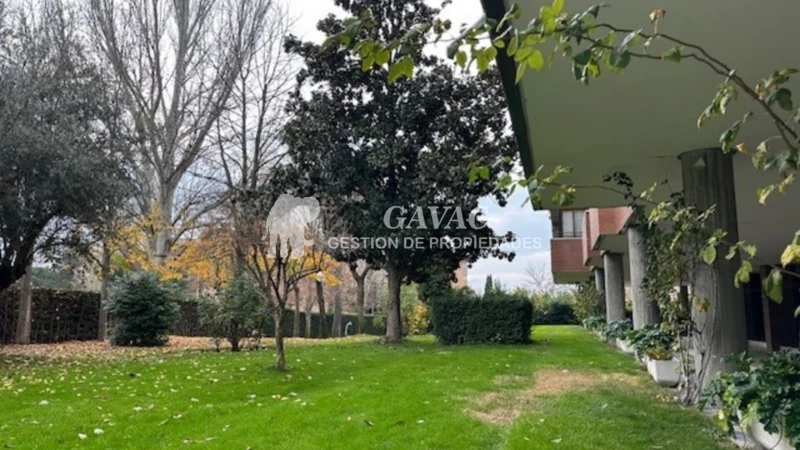 Piso en alquiler en Calle de la Masó, cerca de Calle de Nuria