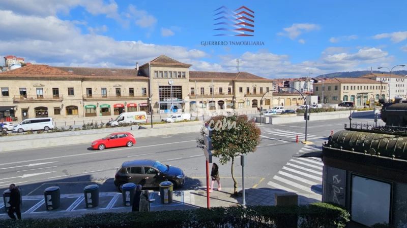 Piso en alquiler en Plaza de Estación, A Ponte (Ourense Capital) de 850 €<span>/mes</span>