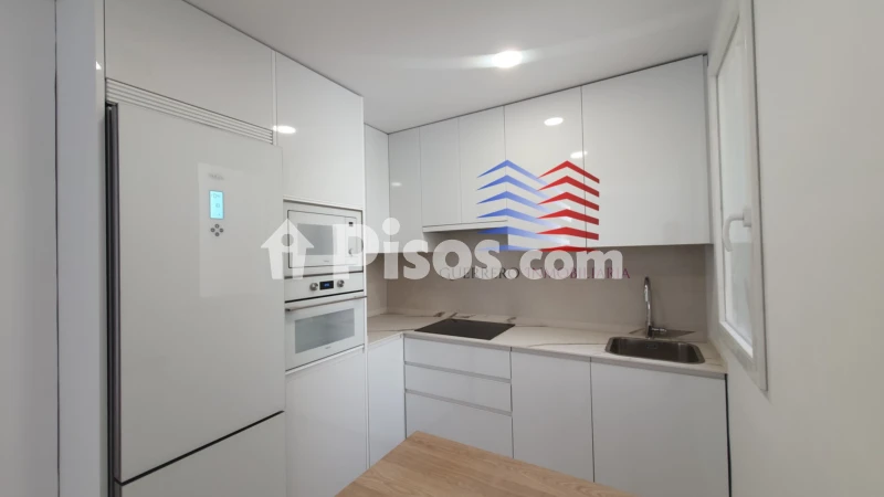 Apartamento en alquiler en Calle de Narváez, cerca de Calle del Doctor Castelo