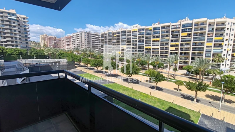 Piso – la Vila Joiosa / Villajoyosa, Cales i Talaies