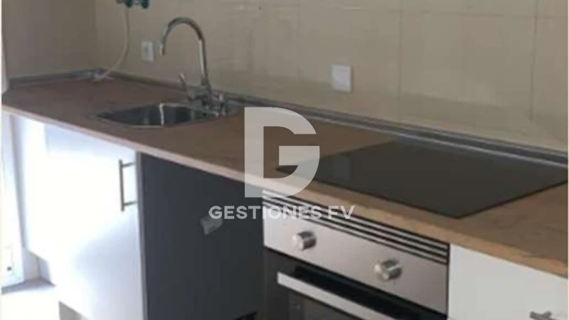 Piso en alquiler en Avenida de San Crispín, Fuensalida de 800 €<span>/mes</span>