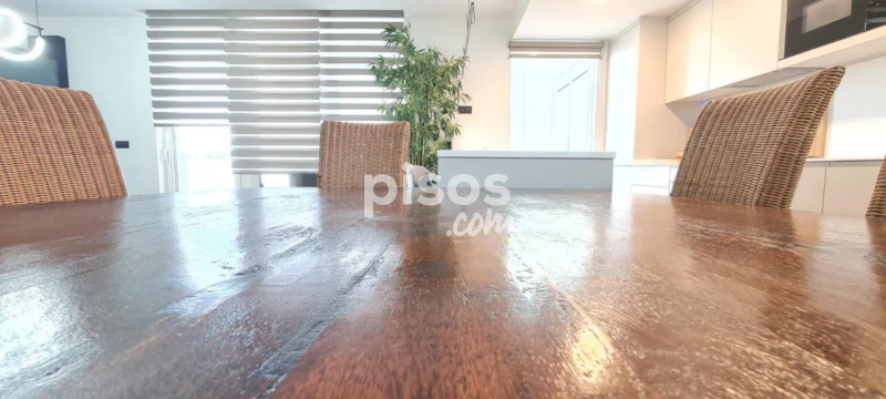 Piso en alquiler en Avenida de las Cortes Valencianas, 1