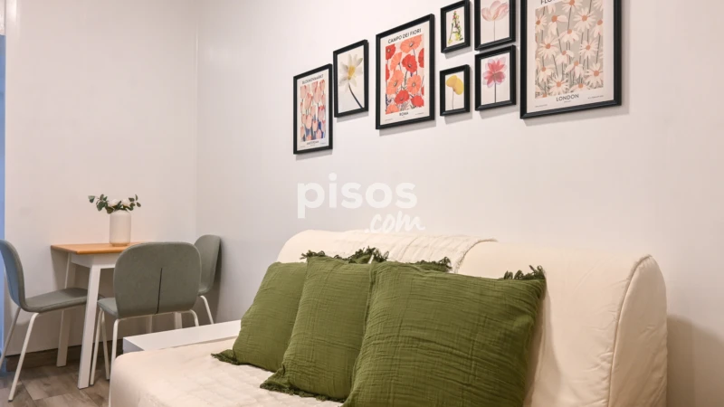 Apartamento en alquiler en Avenida de la Albufera, cerca de Calle del Monte Olivetti
