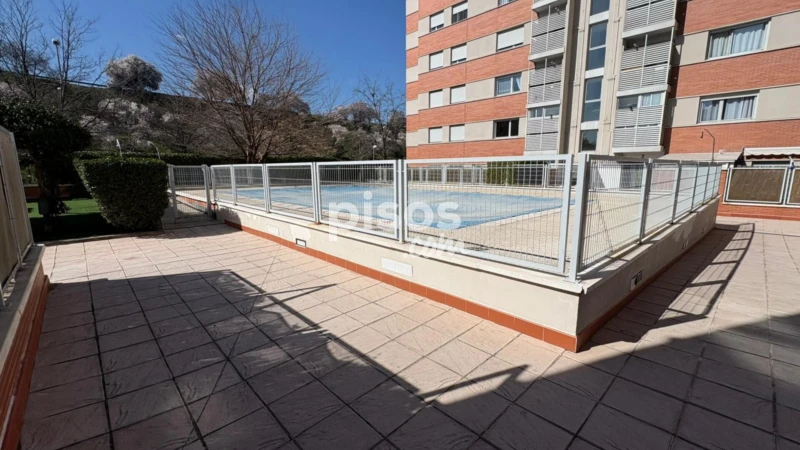 Piso en alquiler en Calle de Obanos