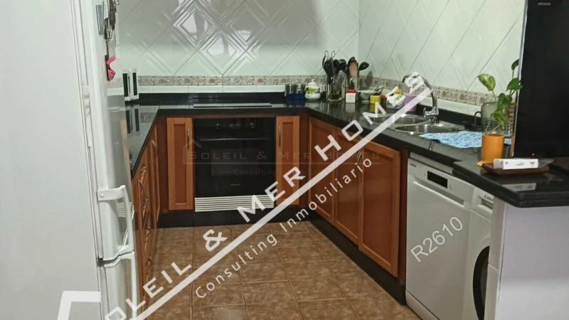 Casa adosada en venta en Calle Virgen de los Milagros, cerca de Calle Alquiladores - Vista 3