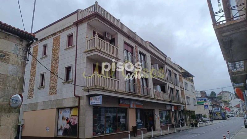 Piso en venta en Calle de San Bernardo, Noia de 108.000 €