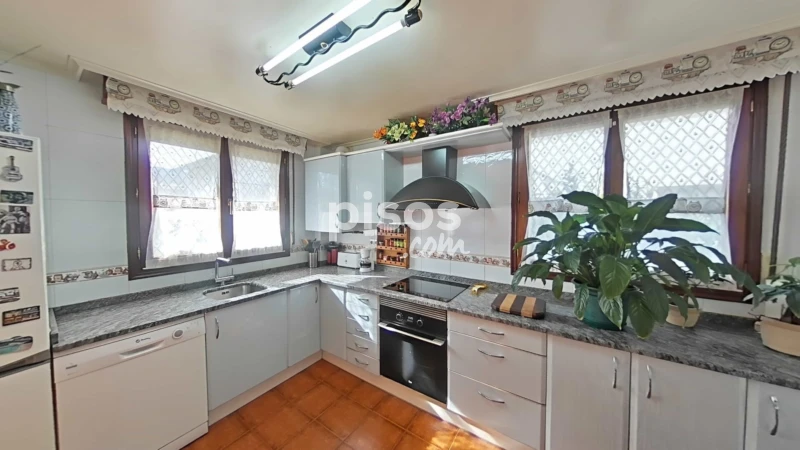Chalet adosado en venta en Urbanización Llantadilla, Sámano (Castro Urdiales) de 370.000 €