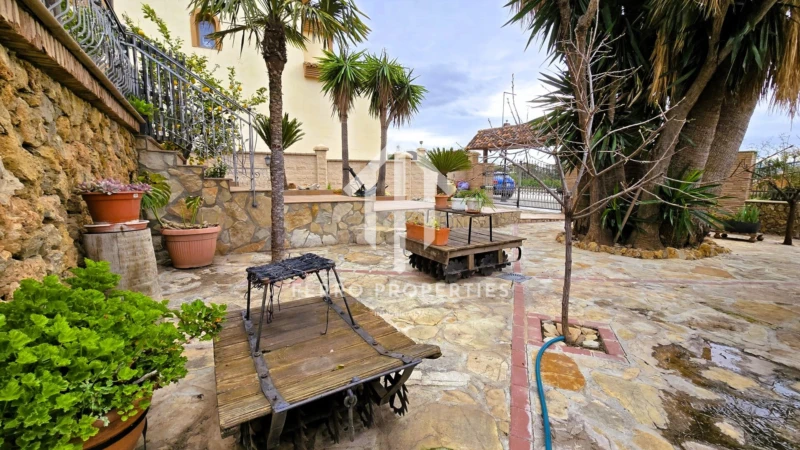 House - View 3