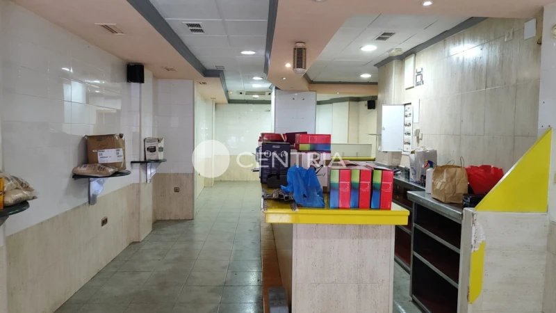 Local comercial en venta en Calle de la Virgen de las Maravillas