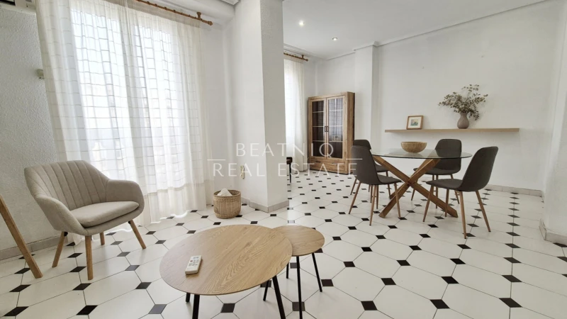 Piso en alquiler en Avinguda del Regne de València, cerca de Carrer de Maties Perelló