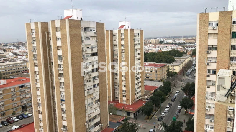 Habitación en alquiler en Calle Puerto del Escudo, Juan XXIII-Rochelambert (Distrito Cerro Amate. Sevilla Capital) de 550 €<span>/mes</span>
