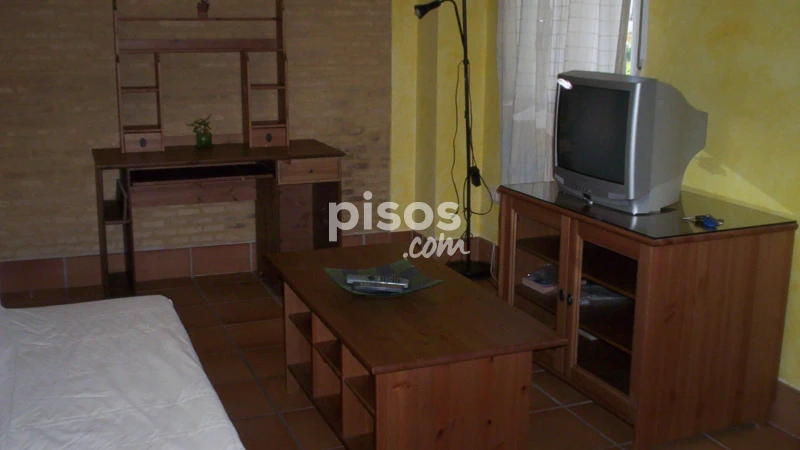 Ático en alquiler en San Bartolomé-Judería, San Bartolomé-Judería (Distrito Casco Antiguo. Sevilla Capital) de 850 €<span>/mes</span>