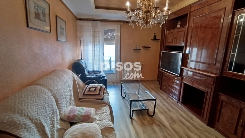 Piso en alquiler en Calle de Gonzalo de Berceo, Alberite de 525 €<span>/mes</span>