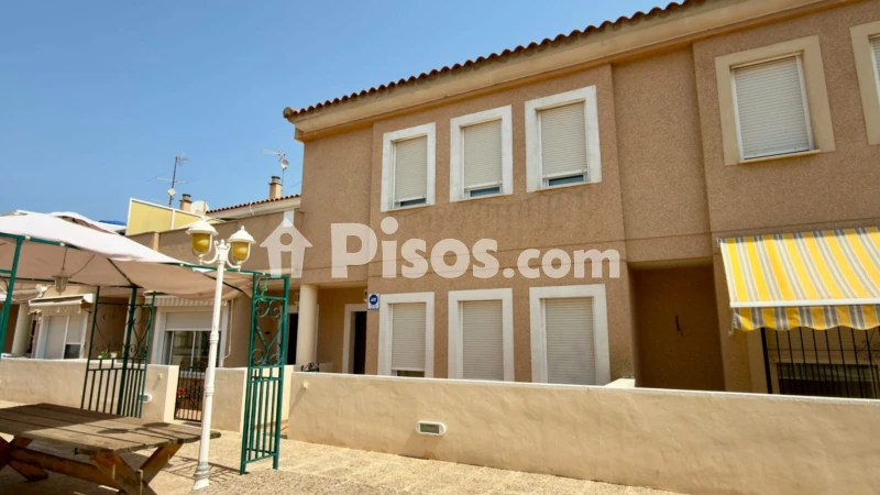 Casa – Daya Nueva