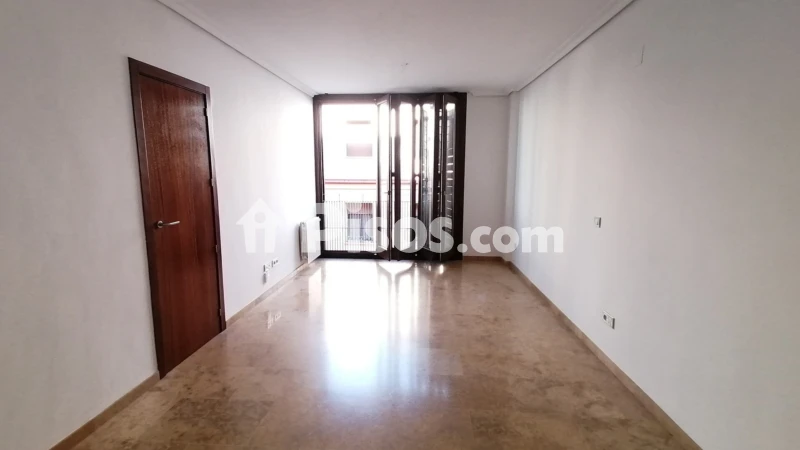 Piso en alquiler en Centro - Vista 3