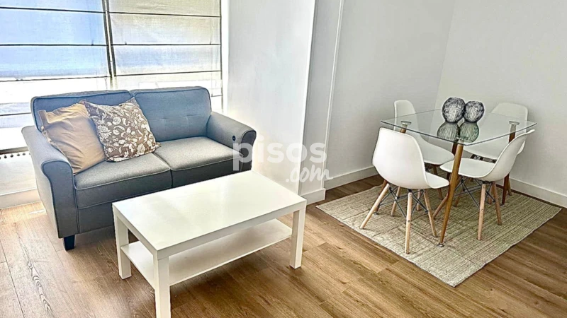 Apartamento en alquiler en Calle de Cáceres, cerca de Paseo de las Delicias