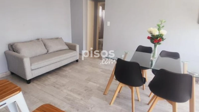 Apartamento en alquiler en Calle de Clara del Rey, cerca de Calle de Cartagena