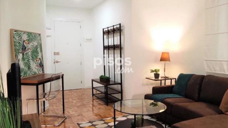 Apartamento en alquiler en Calle de Embajadores, cerca de Calle de Fray Ceferino González