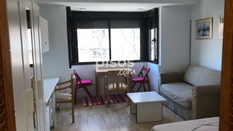 Apartamento en alquiler en Calle de Cáceres, cerca de Paseo de las Delicias