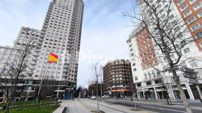 Piso en alquiler en Calle Gran Vía, cerca de Calle de Víctor Hugo