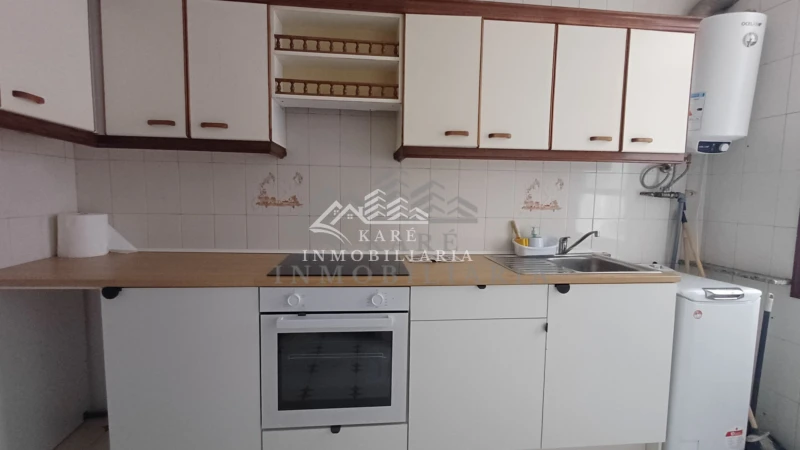Piso en venta en Calle de Vizcaya, cerca de Calle de Asturias