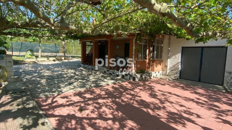 Casa unifamiliar en venta en Carretera A Valoria , Número 3, Trigueros del Valle de 153.000 €