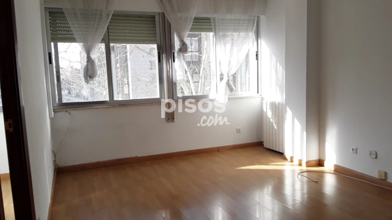 Apartamento en alquiler en Calle de la Infanta Mercedes