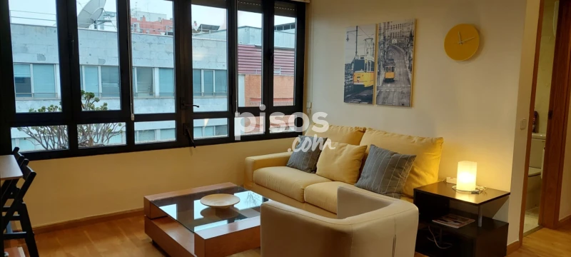 Apartamento en alquiler en Calle Raimundo Fernández Villaverde, cerca de Calle del Aviador Zorita