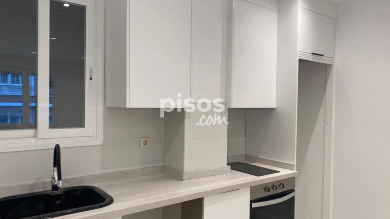 Piso en alquiler en Calle de Pradillo, cerca de Calle del Príncipe de Vergara