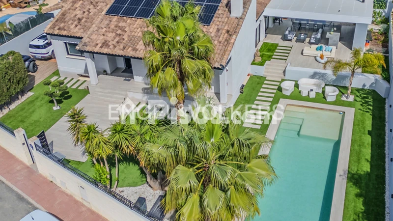 Casa en venta en Calle del Centauro, cerca de Calle de Prudencio La Viña - Näkymä 3