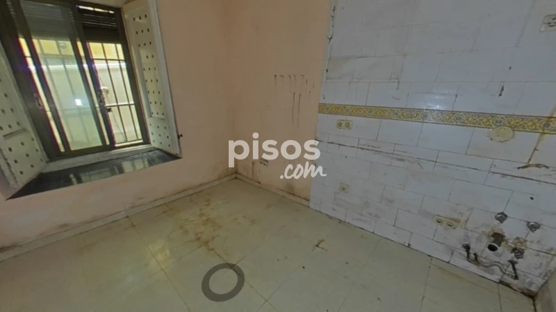 Apartamento en venta en Calle del Salitre, cerca de Calle de San Cosme y San Damián, Embajadores-Lavapiés (Distrito Centro. Madrid Capital) de 185.000 €