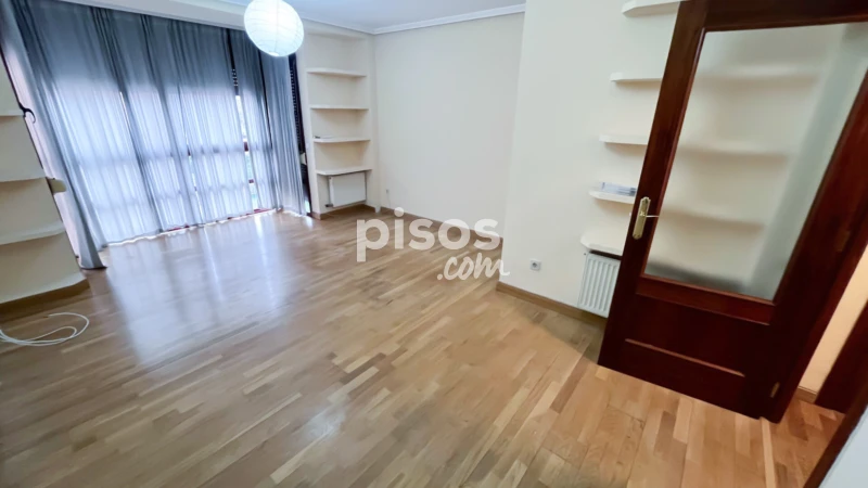 Piso en alquiler en Calle de Albadalejo