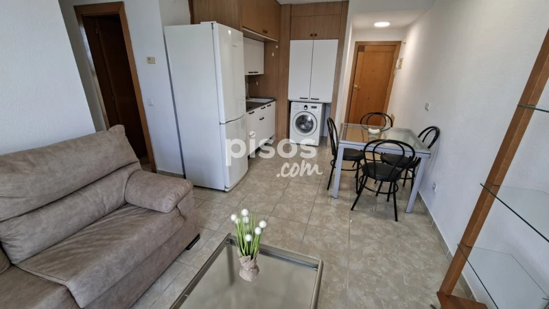 Apartamento en alquiler en Carrer del Serpis, 64