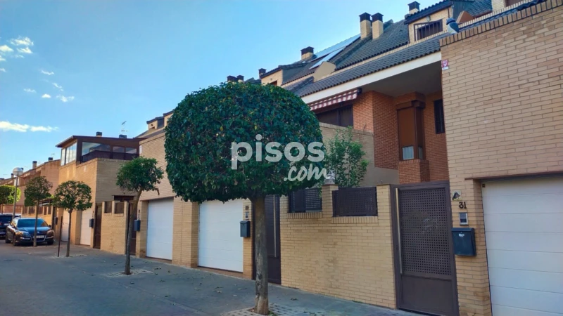 Casa adossada en venda a Calle de Garcilaso de la Vega, Loranca- Nuevo Versalles-Parque Miraflores (Fuenlabrada) de 479.260 €