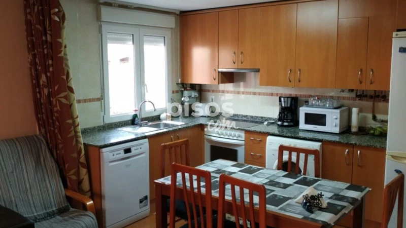 Piso en venta en Calle de la Amargura, Cella de 90.000 €
