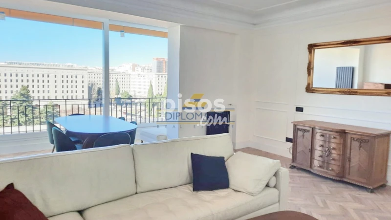 Piso en alquiler en Paseo de la Castellana, cerca de Calle de Carbonero y Sol, Nueva España (Distrito Chamartín. Madrid Capital) de 4.500 €<span>/mes</span>