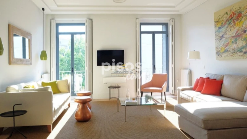 Piso en alquiler en Calle de Sagasta