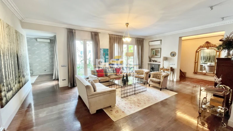 Piso en alquiler en Calle de Villanueva