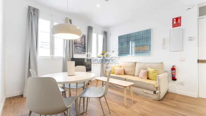 Apartamento en alquiler en Calle de Ponzano, cerca de Calle de Ríos Rosas