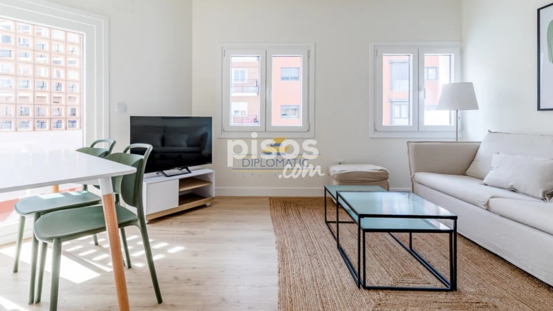 Apartamento en alquiler en Calle de Pinos Alta, cerca de Calle de Albendiego
