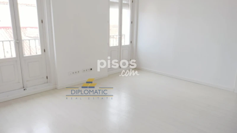 Piso en alquiler en Plaza de Santa Cruz