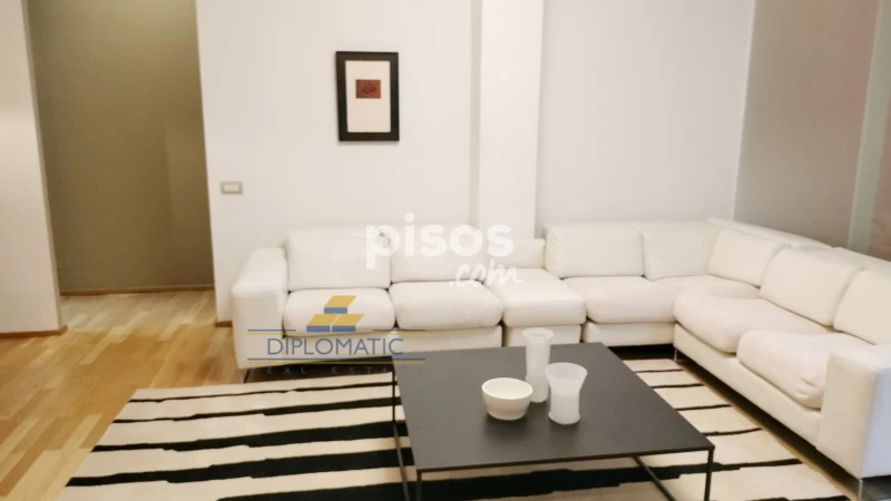 Piso en alquiler en Paseo de la Castellana, cerca de Calle del Pintor Juan Gris