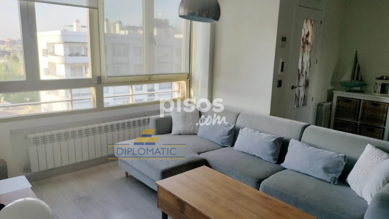 Ático en alquiler en Avenida de Alberto Alcocer