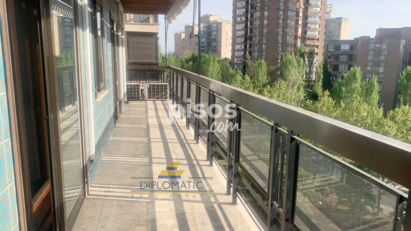 Piso en alquiler en Pasaje de Caleruega