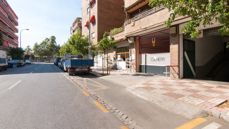 Garaje en venta en Parque del Genil, Camino de Ronda (Distrito Ronda. Granada Capital) de 430.000 €