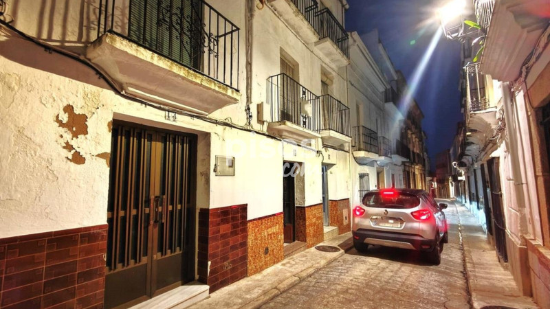 Chalet en venta en Calle de Hernán Cortés, Alburquerque de 37.500 €
