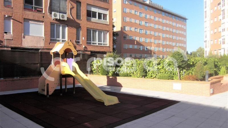 Apartamento en venta en Calle de Lenguas, San Andrés (Distrito Villaverde. Madrid Capital) de 128.000 €