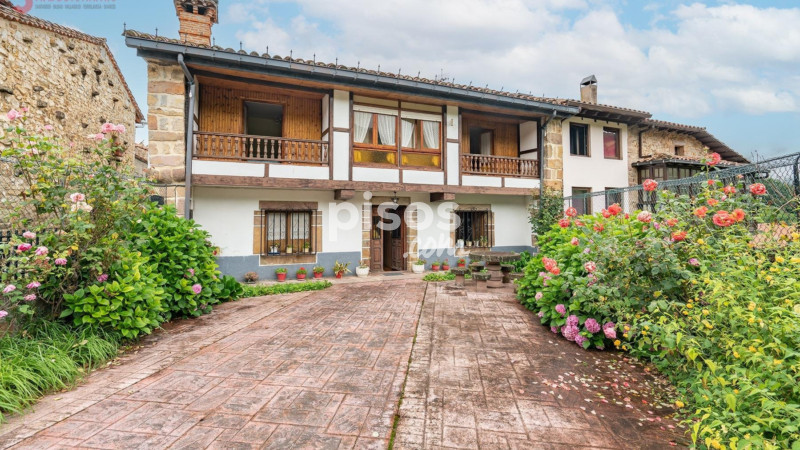 Casa en venta en Pujayo, Bárcena de Pie de Concha de 179.000 €